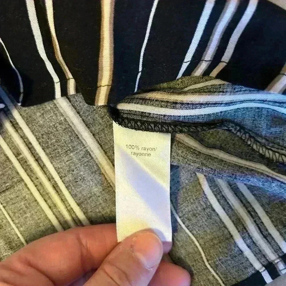 Maurice’s Women’s Cropped Short Sleeve Blouse Black/Tan Strip Button Knot Size M - Picture 8 of 9